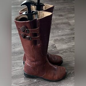 Womens KEEN boots sz 7